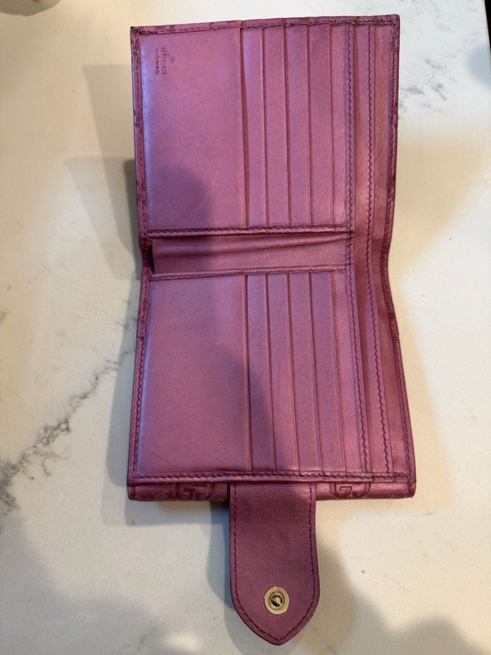 Gucci Purple-Pink Embossed GG Heart Snap Card Holder - Picture 4 of 8